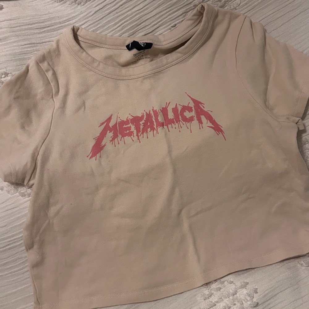 band tee crop top like new from cotton on no stains rarely worn